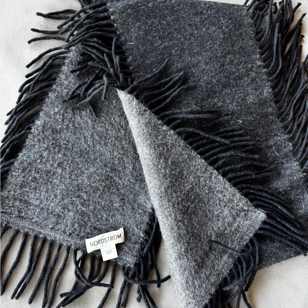NORDSTROM 100% Cashmere Scarf